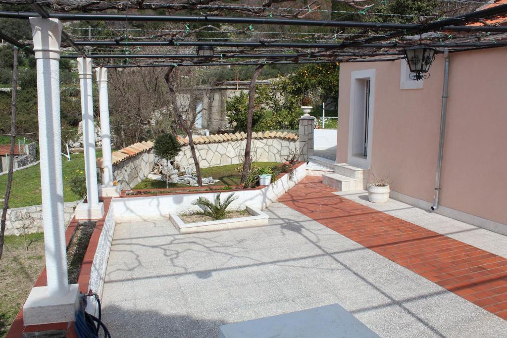 Radovcic Apartments And Rooms Trsteno Dış mekan fotoğraf